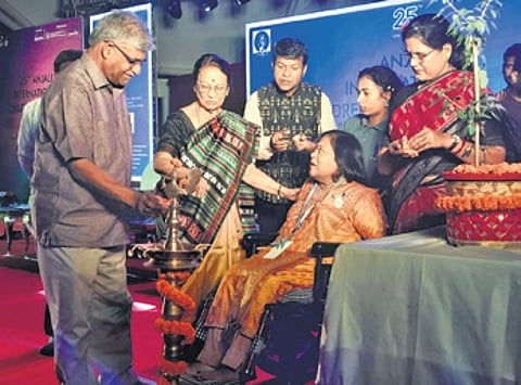 Parida along with Swabhiman ounder Sruti Mohapatra and others at the inaugural event of the festival.