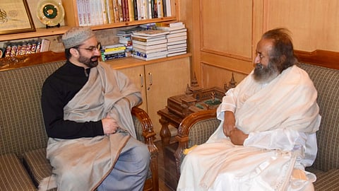 The spiritual guru and founder of Art of Living Foundation, Sri Sri Ravi Shankar, on Thursday met Hurriyat Conference chairman and cleric Mirwaiz Umar Farooq at his Srinagar residence.