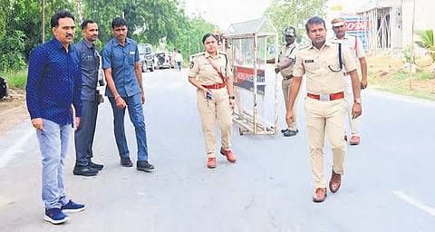 Sri Satya Sai district SP S Satish Kumar inspecting the security arrangements in Puttaparthi on Thursday.