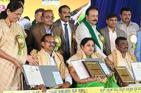 Cheluvarayaswamy and Bengaluru North MP Shobha Karandlaje inaugurated the four day Krishi Mela 2025 in Bengaluru along with farmer awradees for innovation famring at GKVK Campus.