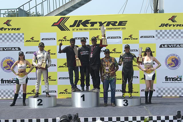 (from left) Ruhaan Alva (MSport), Dhruvh Goswami (MSport), Ashutosh Kejriwal (Marketing Head JK Tyre Mexico) and Diljith T S (Dark Don Racing)