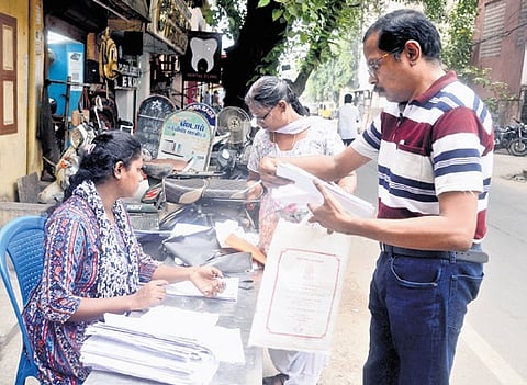 The help desks will provide guidance on filling enumeration forms