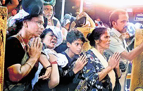 Girija Murali and her group are having darshan at the Sabarimala temple