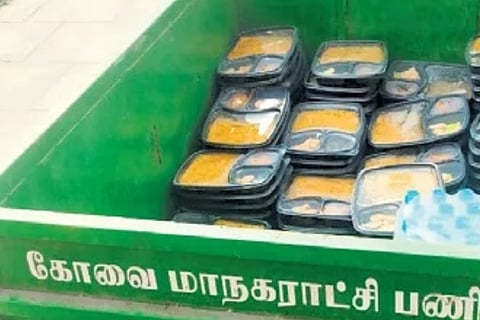 CCMC sanitary workers at the Semmozhi Park construction site alleged that the food provided was transported in a garbage collection vehicle