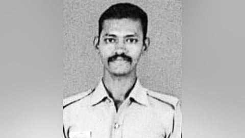The deceased is identified as M Mahalingam (30), a 2023-batch police constable. He was on guard duty at the main gate of the Madurai Bench of Madras High Court.