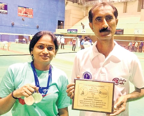Jagrutiben with her coach Ranjitbhai Gohel, who shaped her determination into athletic ability. With his guidance and support from Apang Manav Seva, she represented Gujarat at state and national-level paralympics, competing across Nadiad, Vadodara, Anand, Chandigarh, Delhi, Nepal, Malaysia, Sri Lanka, and the Maldives
