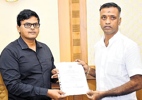 GCC Commissioner J Kumaragurubaran on Monday handed over nomination certificates to Balaji and Jhansi Uma.