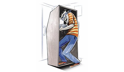 Once the system was blinded, the gang dismantled the ATM machine, loaded it onto the handcart, and pushed it nearly 200 metres away.