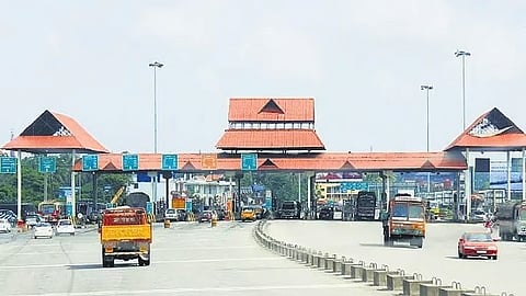 The apex court noted that the citizen who pays the toll has the right to demand well-maintained roads.