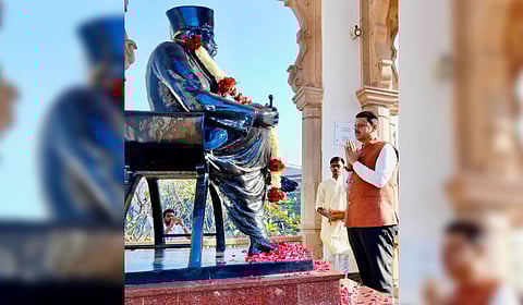 Maharashtra CM Devendra Fadnavis pays tribute to Rashtriya Swayamsevak Sangh (RSS) founder Keshav Baliram Hedgewar, at Smruti Mandir, Nagpur.