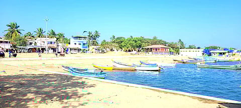 To convince the villagers to join the anti-liquor campaign, the Bengre Mahajana Sabha held a meeting of all those who were running liquor and toddy shops in the village and made them aware of the ill effects of the consumption of liquor.