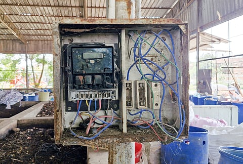The Micro Compost Centre (MCC) at Panjakarai road in Srirangam has been functioning without power for over a month after electric wires were damaged, causing severe inconvenience to sanitation workers