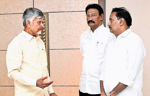 MP Kesineni Sivanath and East MLA Gadde Rammohan met CM Nara Chandrababu Naidu, seeking the formation of the Greater Vijayawada Municipal Corporation.