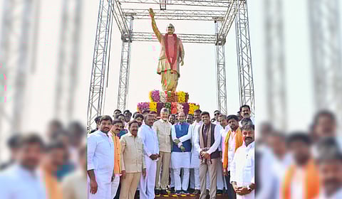 CM Chandrababu Naidu and union agriculture minister Shivraj Singh Chouhan during the unveiling ceremony of Atal Bihari Vajpayee statue in Venkatapalem of Amaravati Capital Region on Thursday.