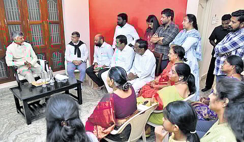 Chief Minister Chandrababu Naidu visited the residence of former MP Kambhampati Rama Mohan Rao in Peddavutapalli, Unguturu Mandal in Krishna district on Sunday.