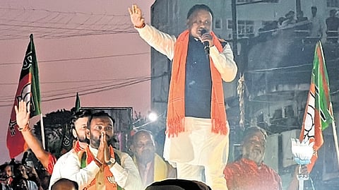 CM Mohan Charan Majhi campaigning in Nuapada with Jay Dholakia
