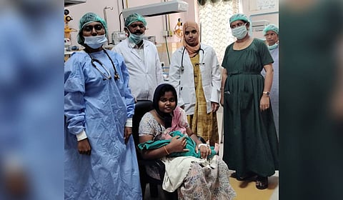 Despite the absence of super-specialty facilities, the medical team ensured a safe outcome after nearly four hours of effort.