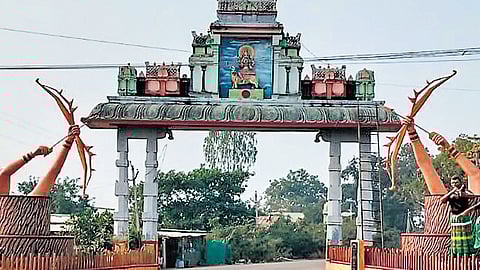 Mulugu district administration authorities had taken up beautification works on major junctions on the National Highway-163.