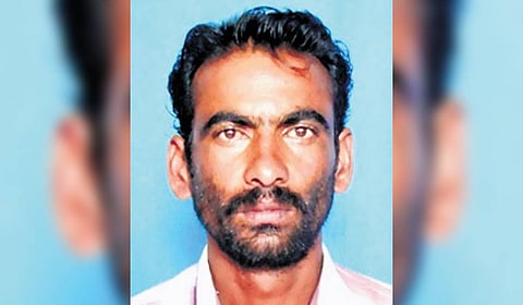 The deceased was Manikandan, a daily wage labourer and resident of Masinagudi on Moyar Road.