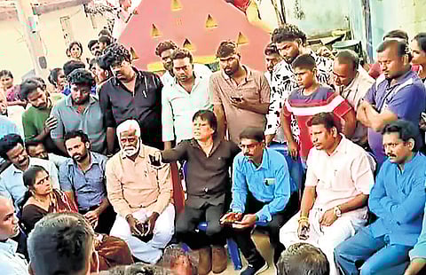 Karlambakkam colony residents said complaints about foul-smell and discoloured water were raised before the deaths but were not acted upon.