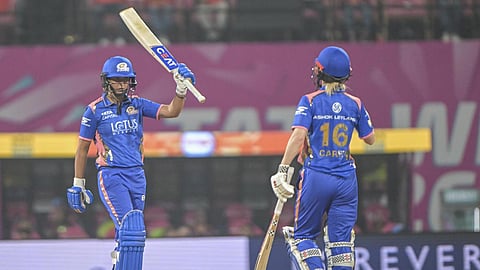 Harmanpreet Kaur and Nicola Carey guided the team to a second straight win and inflicted an eighth successive loss on Giants in head-to-head encounters.