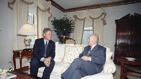US presidential candidate Bill Clinton, left, meets with President George Vassiliou of Cyprus at New York's Waldorf-Astoria hotel, Aug. 9, 1992.