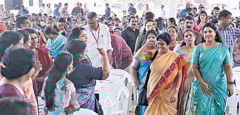 AIDWA general secretary Mariam Dhawale welcomed by activists as she arrives at the Central Stadium in Thiruvananthapuram on Wednesday to speak at a lecture organised by Kanal, the women’s wing of the Kerala Secretariat Employees Association.