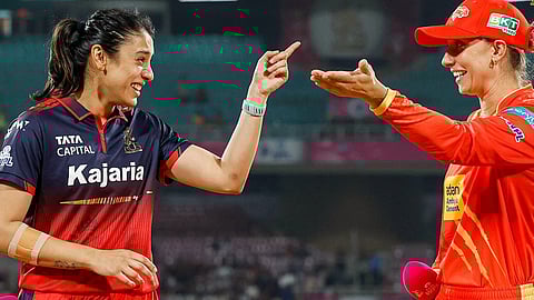 RCB captain Smriti Mandhala (L) and her Gujarat Giants counterpart Ashleigh Gardner