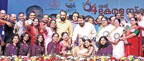 Actor Mohanlal presenting the runners-up trophy to Thrissur district at the 64th Kerala School Kalolsavam on Sunday. Ministers
V Sivankutty, K Rajan and R Bindu, Speaker A N Shamseer and LoP V D Satheesan are also seen.