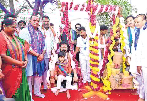 Chief Minister A Revanth Reddy offers jaggery equal to his weight to the Sammakka–Saralamma deities at Medaram on Monday.