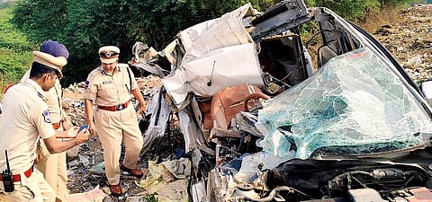 Four killed, three injured in head-on collision between car and lorry near Bhainsa