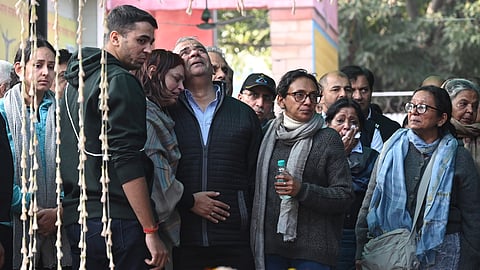 Mother and Father of Captain Shambhavi Pathak, centre, mourns during her funeral, in New Delhi, Thursday, Jan. 29, 2026. Pathak, aged around 25 years, was one of the five people killed in the crash of a VSR Ventures Learjet 45 that had Maharashtra Deputy Chief Minister Ajit Pawar on board, in Maharashtras Baramati.