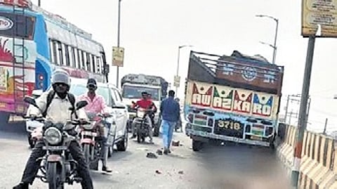 Eyewitnesses said the truck was reportedly moving on the wrong side of the road when it hit three motorcycles, mowing down the victims.