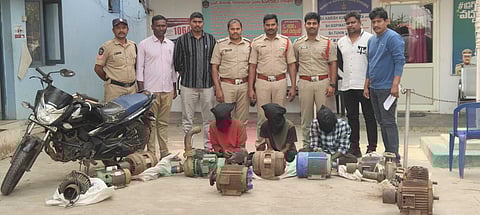 Kasimkota Police arrested three persons in Anakapalli district on Friday