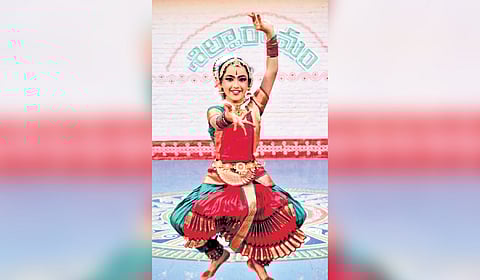 Neversu Mahimanvitha