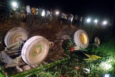 At Mogilipeta, Mallapur mandal tractor overturn four woman farm workers killed on the spot in Jagtial districst on Tuesday evening.