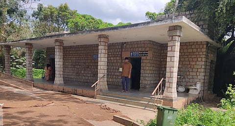 Due to the delay, the toilets in the temple complex continue to remain in poor condition, inconveniencing vistors.