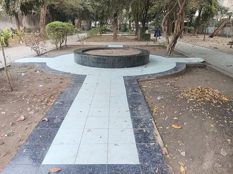 Mandapeta is a prosperous town, but the poor maintenance of parks presents a bad picture of the civic body.