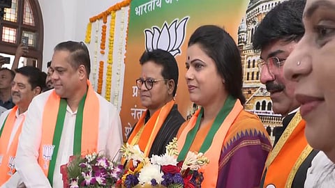 BJP leader Amit Satam declared name of Ritu Tawde, who won the civic body elections from Ward 132.