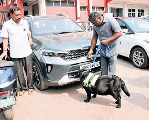 DCP Khilari Rishikesh Dnyandeo said the police and the Crime Branch cyber cell were tracing the origin of the email.