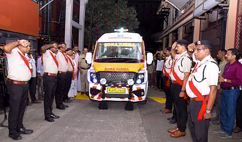 Security personnel at Amrita Hospital, Ernakulam, give a guard of honour to the ambulance carrying the mortal remains of 10-month-old Aalin