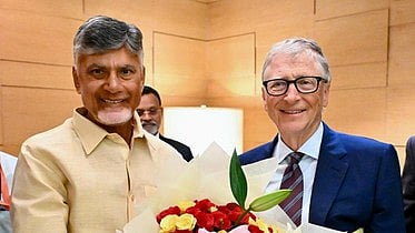 Andhra Pradesh CM Nara Chandrababu Naidu with Bill Gates.