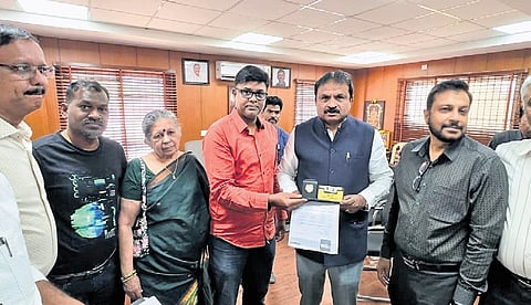 Representatives of the Fraser Town Residents Welfare Associations submit their petition to Pulakeshinagar MLA AC Srinivas