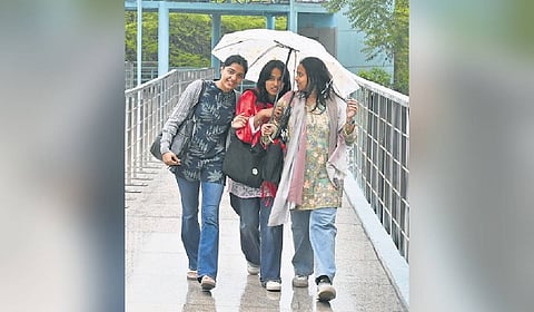 The city experienced pleasant weather on Wednesday as light rain lashed parts of the national capital driven by a western disturbance.