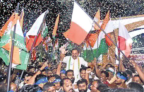 UDF workers celebrate with Leader of Opposition V D Satheesan as the Puthuyuga Yatra reached Marine Drive in Kochi on Friday.