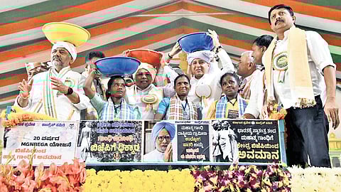 Chief Minister Siddaramaiah, Deputy Chief Minister DK Shivakumar, AICC General Secretary Randeep Singh Surjewala and others at the Congress’ ‘MGNREGA Bachao Sangram’ in Chikkaballapur on Monday | Express