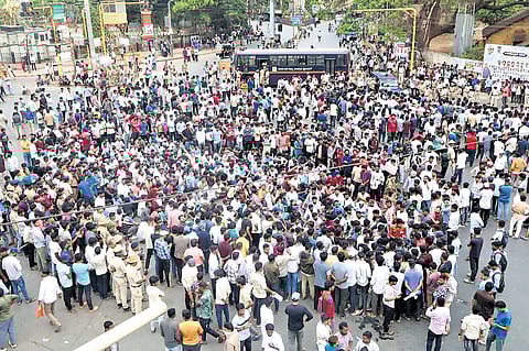 Government job aspirants protest in Dharwad on Tuesday