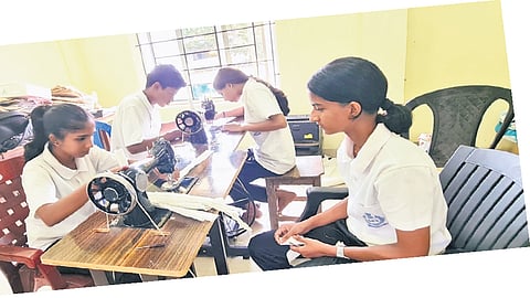 Students of GHSS, Marayamuttom making eco-friendly products