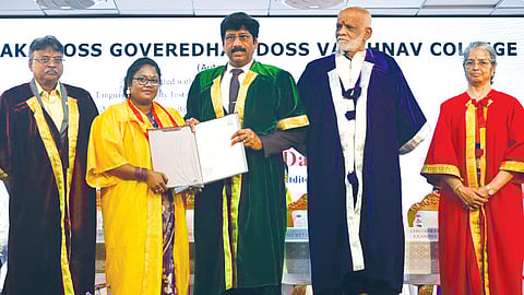 Baboo presented the academic report and highlighted the key achievements of the institution