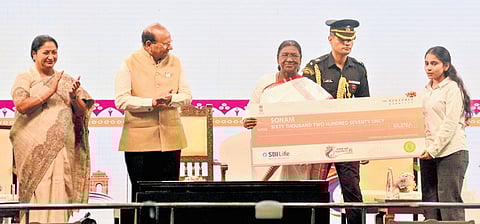 President Droupadi Murmu at the launch; CM and L-G also present.